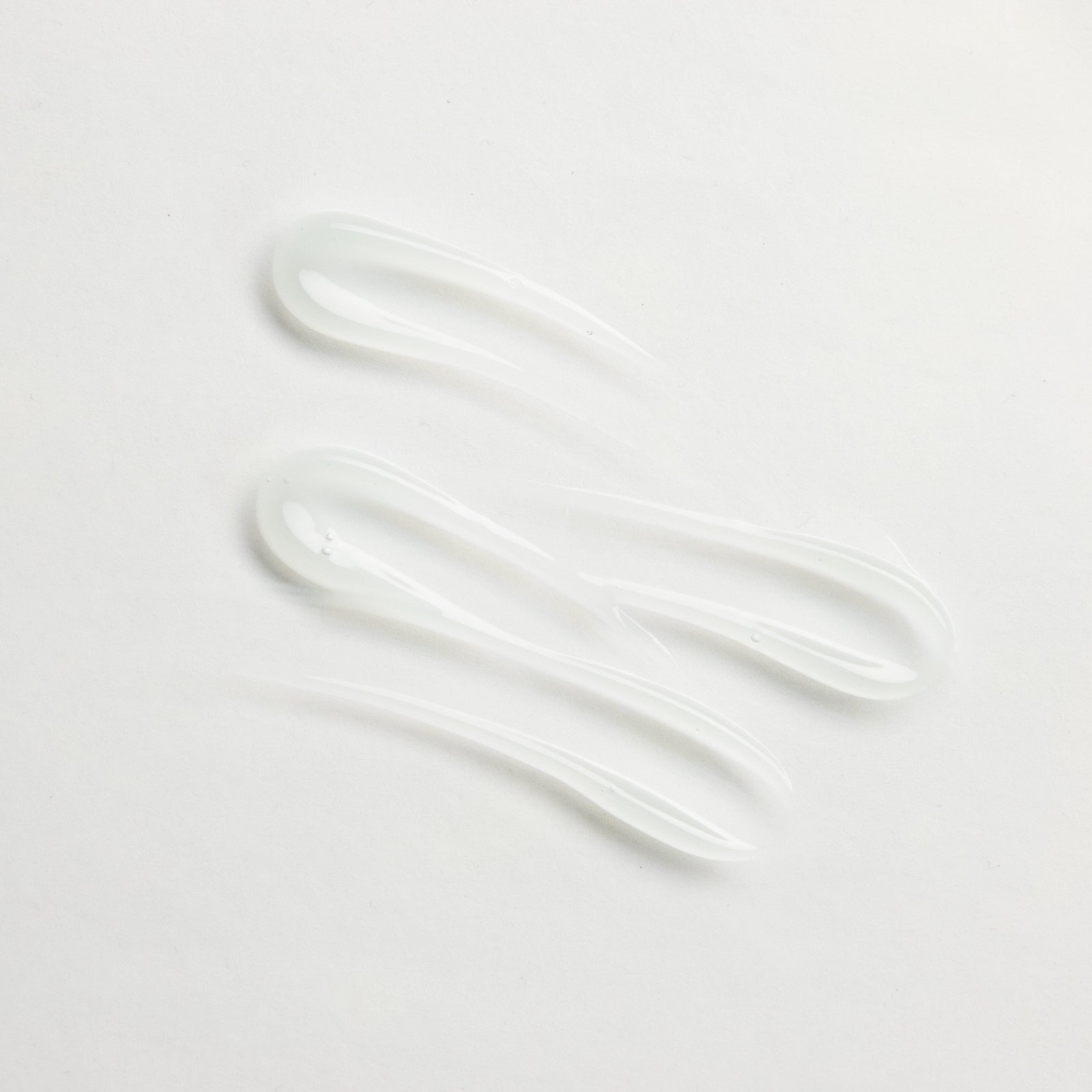 سيروم الوجه لشد الوجه - يشد البشرة ويضيئها ويرطبها ويجعلها أكثر نضارة وترطيبًا - تركيبة مركزة لشد البشرة مع شجرة القطن وخشب الزبراوي والفراولة بيجونيا - أفضل سيروم للوجه لبشرة الوجه المترهلة والمترهلة - مع تركيبات مكونات تم اختبارها سريريًا سيروم الوجه A Modernica Naturalis 