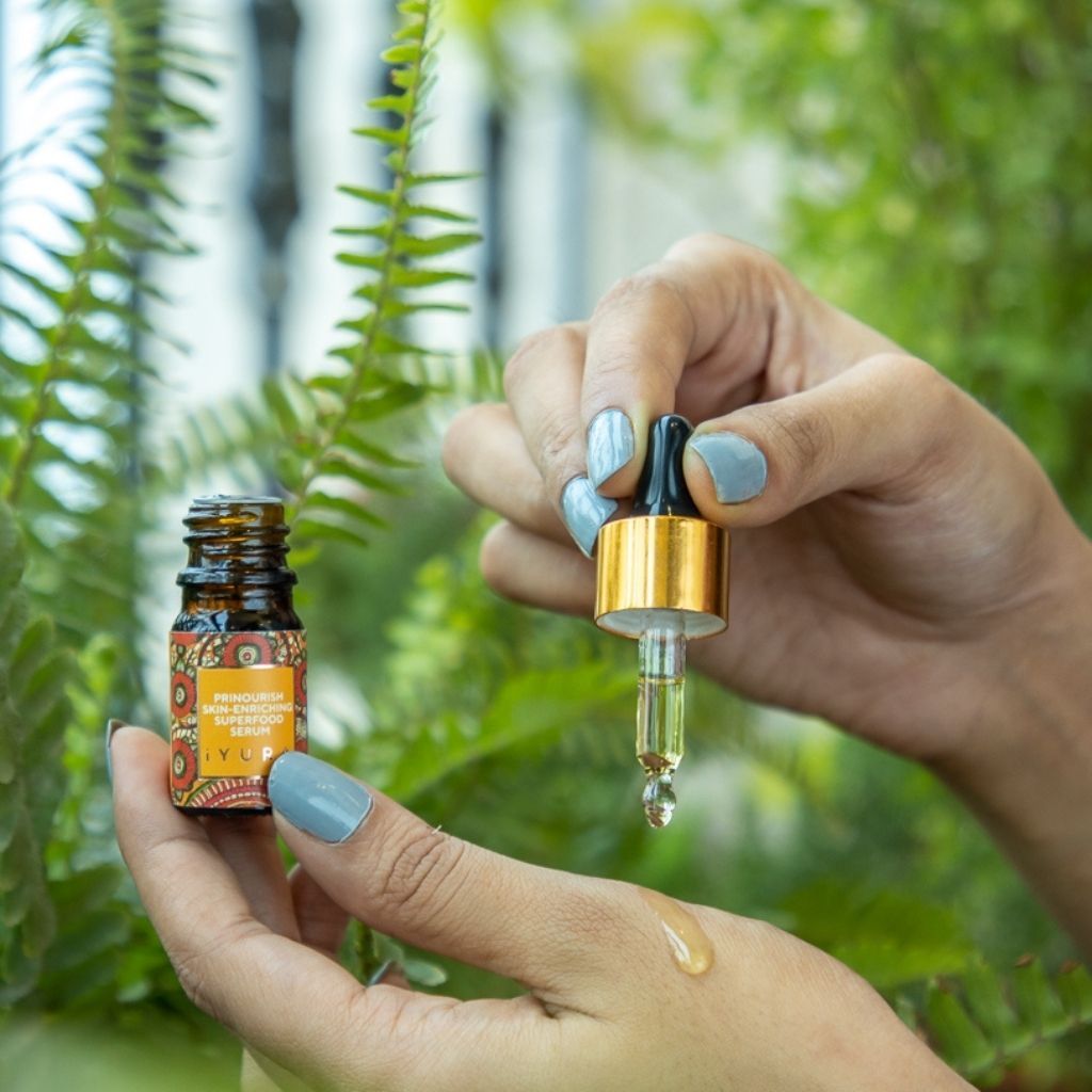 סרום סופרפוד מיני פרינוריש להעשרת העור, שמן לפנים iYURA 