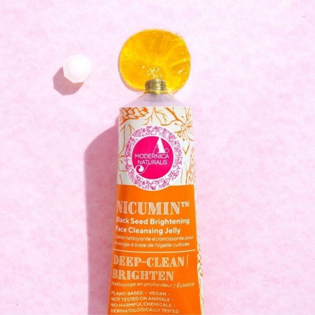 Nicumin Black Seed Brightening Face Cleansing Jelly - עם תמציות עוצמתיות של זרעי קלונג'י, ליקריץ וזעפרן מועשרות בניאצינמיד סבון פנים A Modernica Naturalis 